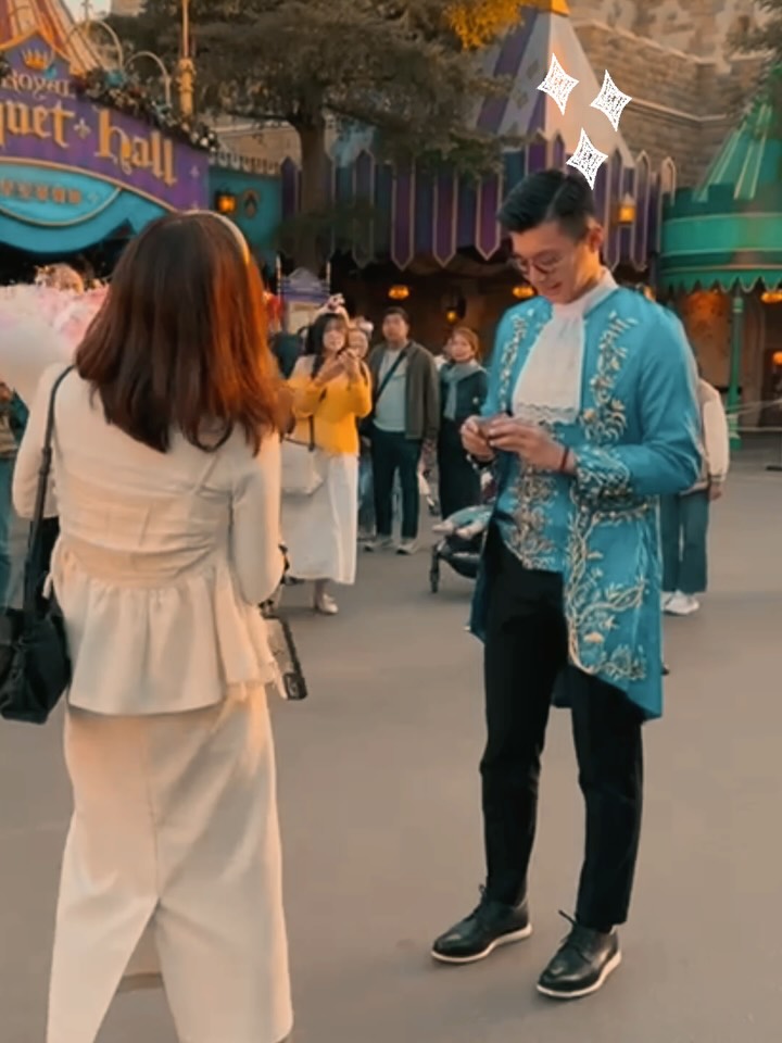 A handmade engagement ring from the theme-park proposal story